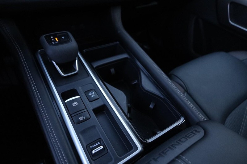 Nissan Pathfinder Vehicle Image 20