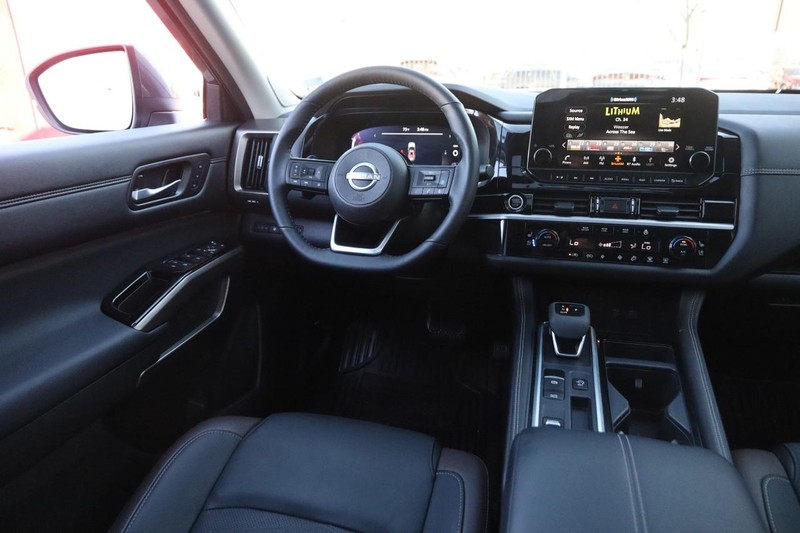 Nissan Pathfinder Vehicle Image 23