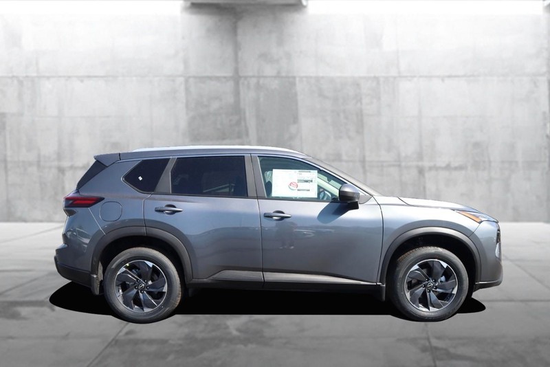 Nissan Rogue Vehicle Image 06