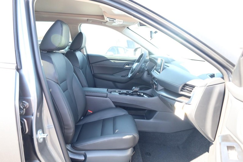 Nissan Rogue Vehicle Image 27