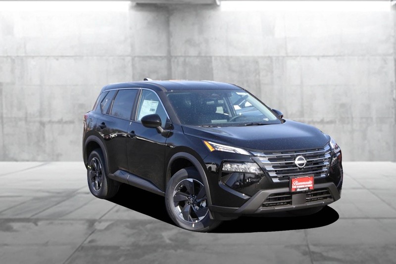 Nissan Rogue Vehicle Image 02
