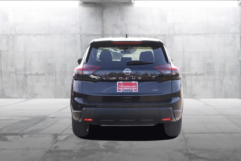 Nissan Rogue Vehicle Image 06