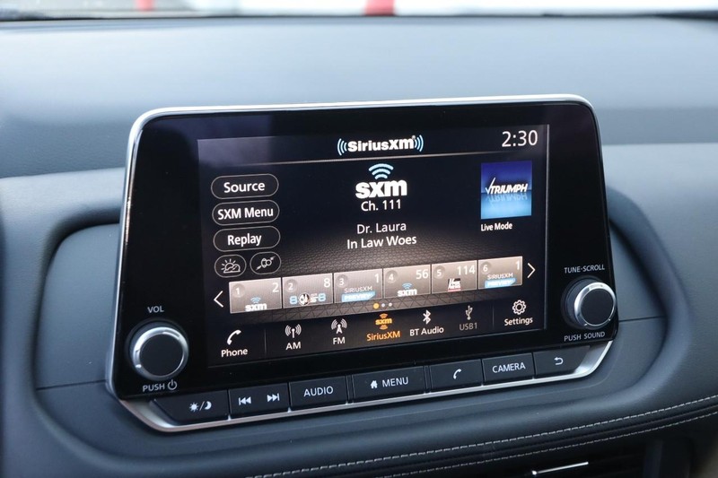 Nissan Rogue Vehicle Image 16