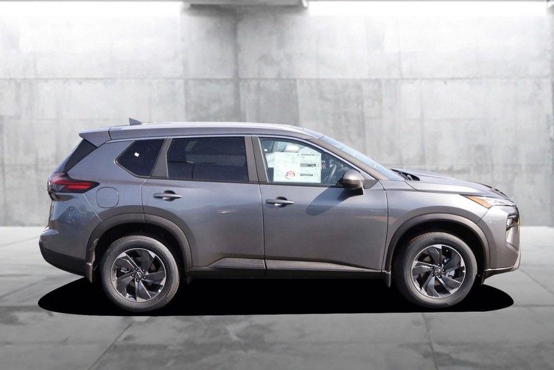 Nissan Rogue Vehicle Image 05