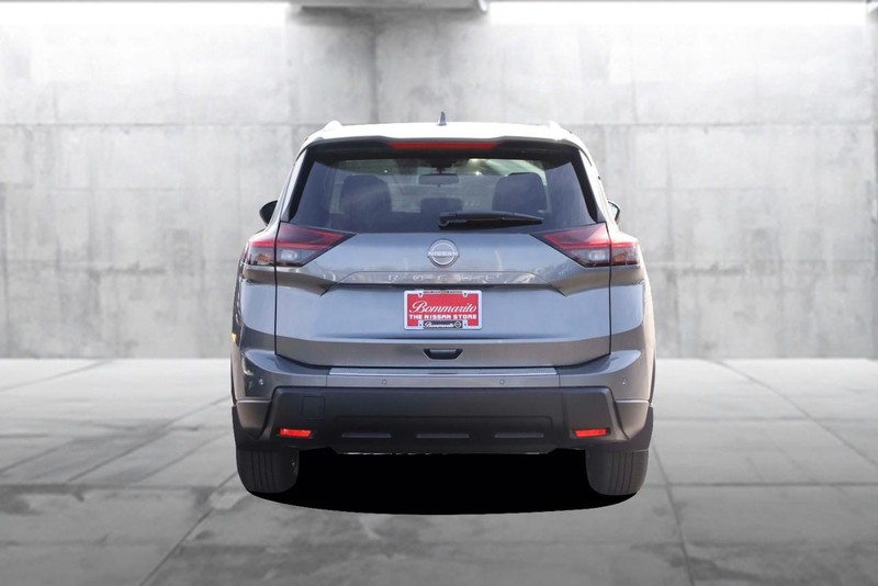Nissan Rogue Vehicle Image 06
