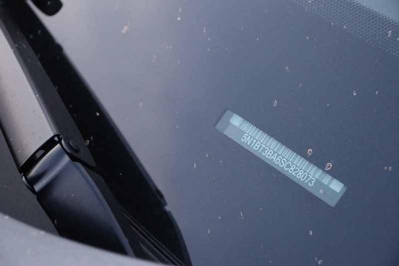 Nissan Rogue Vehicle Image 30