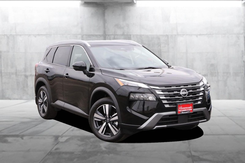 Nissan Rogue Vehicle Image 02