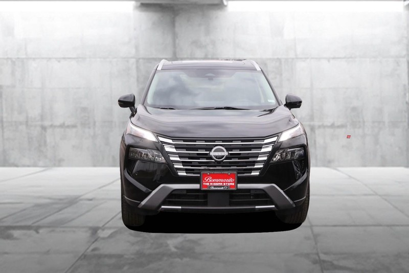 Nissan Rogue Vehicle Image 04