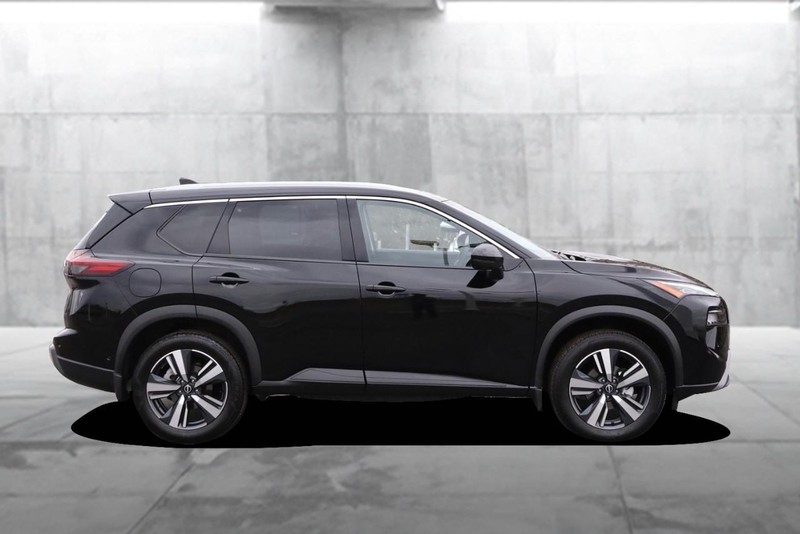 Nissan Rogue Vehicle Image 05