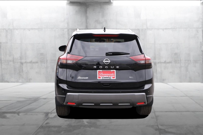 Nissan Rogue Vehicle Image 06