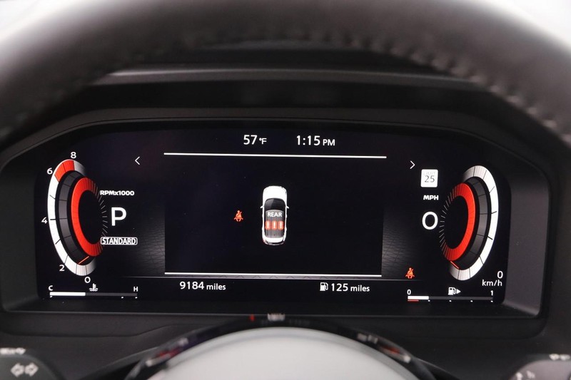 Nissan Rogue Vehicle Image 15