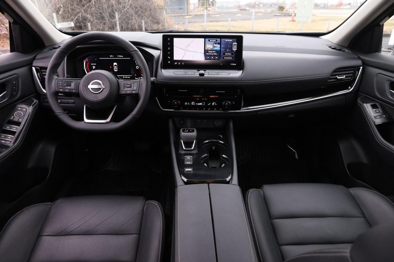Nissan Rogue Vehicle Image 21