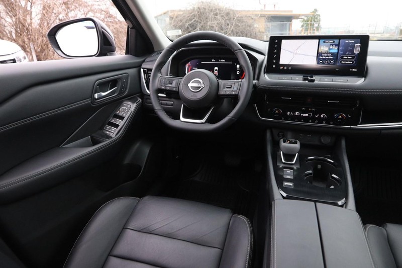 Nissan Rogue Vehicle Image 22