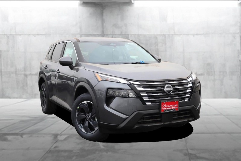 Nissan Rogue Vehicle Image 02