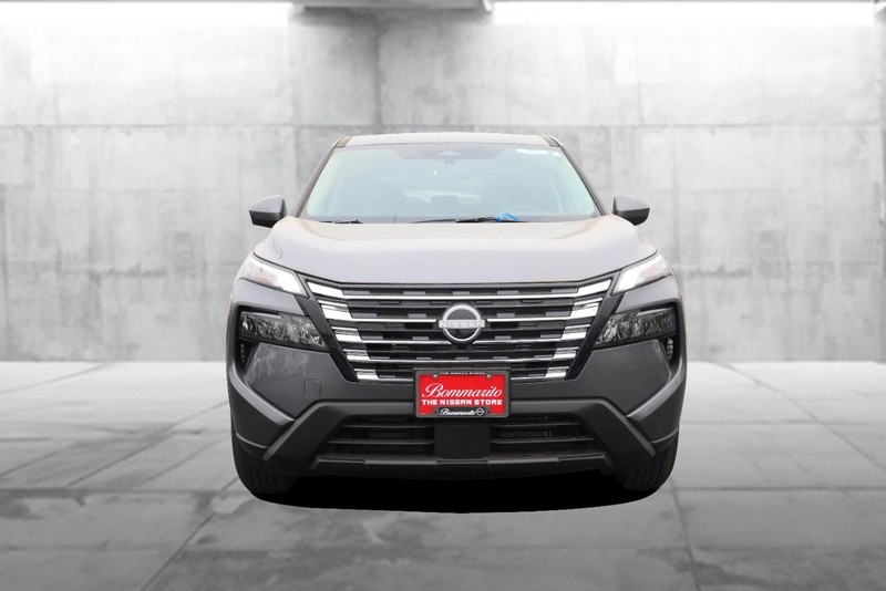 Nissan Rogue Vehicle Image 04