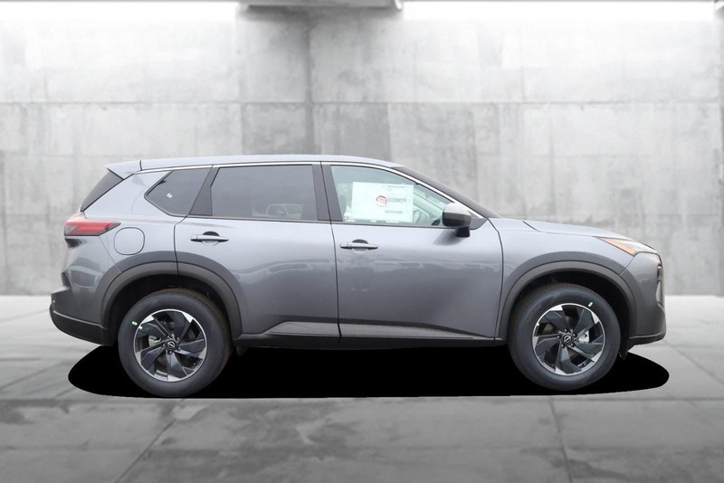 Nissan Rogue Vehicle Image 05