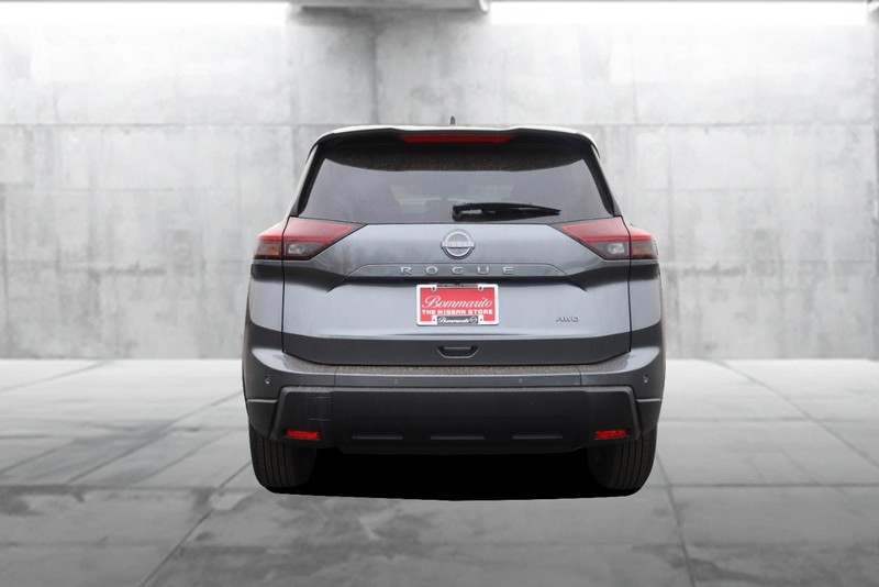 Nissan Rogue Vehicle Image 06