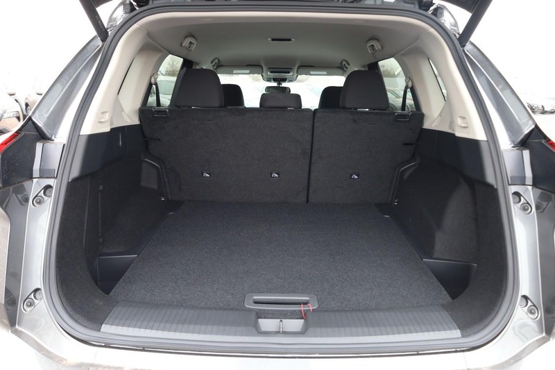 Nissan Rogue Vehicle Image 07