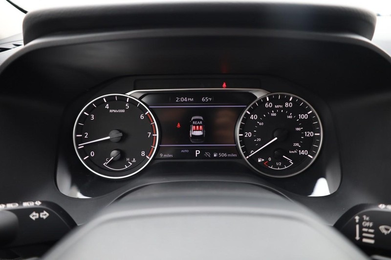 Nissan Rogue Vehicle Image 10