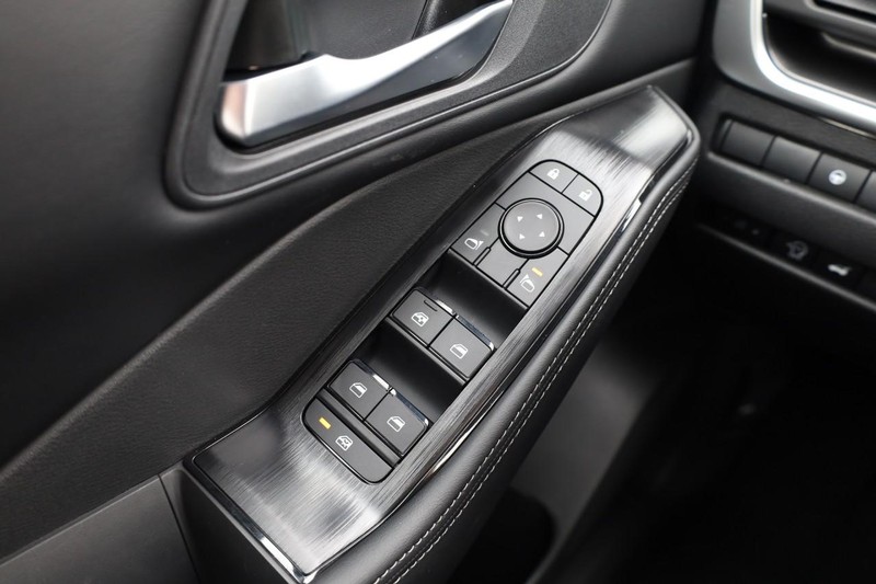 Nissan Rogue Vehicle Image 18