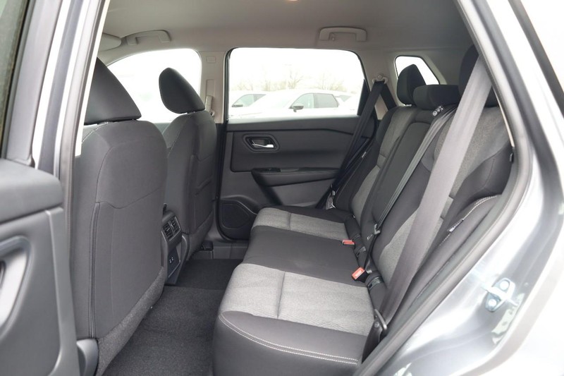 Nissan Rogue Vehicle Image 21