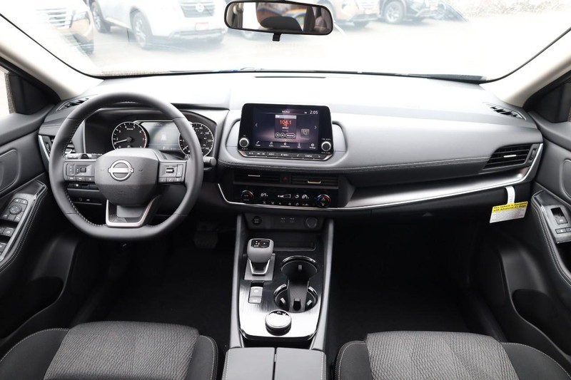 Nissan Rogue Vehicle Image 23