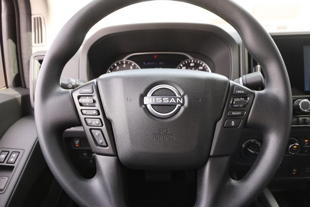 Nissan Frontier Vehicle Image 10