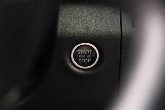 Nissan Frontier Vehicle Image 14