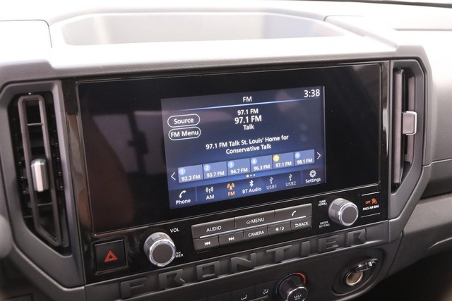 Nissan Frontier Vehicle Image 15