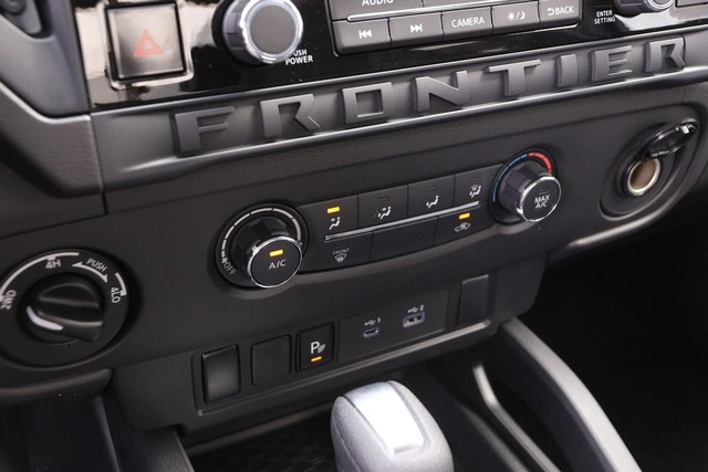 Nissan Frontier Vehicle Image 17