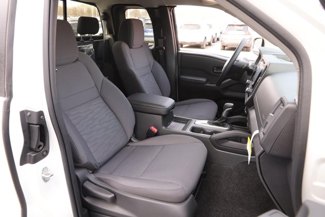 Nissan Frontier Vehicle Image 22