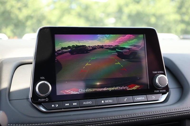 Nissan Rogue Vehicle Image 15
