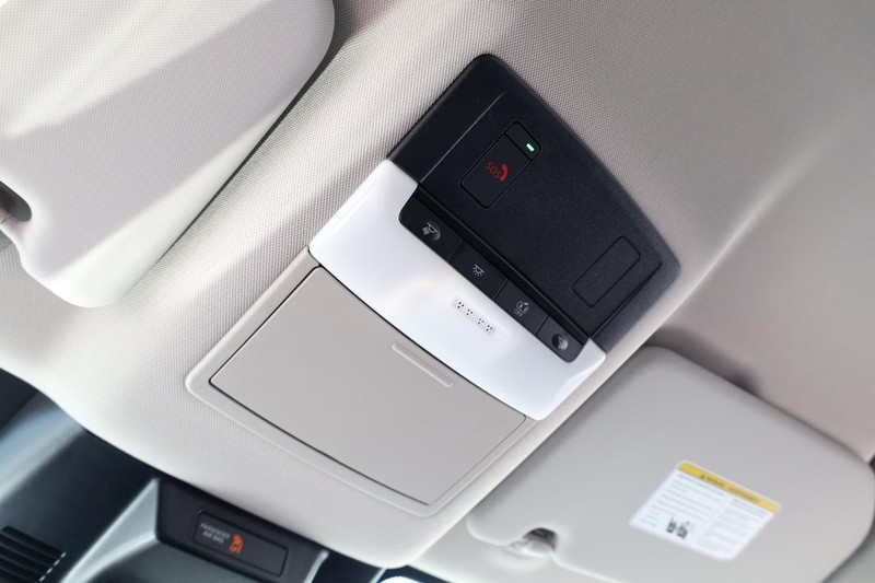 Nissan Rogue Vehicle Image 19