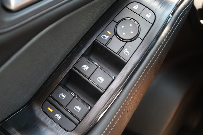 Nissan Rogue Vehicle Image 20