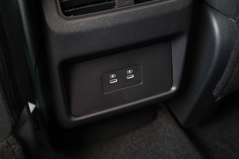 Nissan Rogue Vehicle Image 24