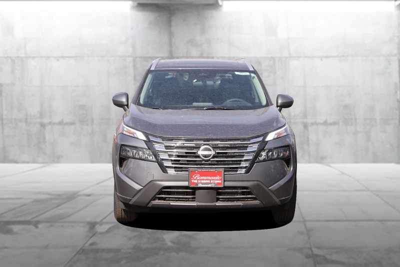 Nissan Rogue Vehicle Image 04