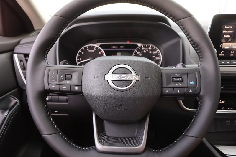 Nissan Rogue Vehicle Image 12