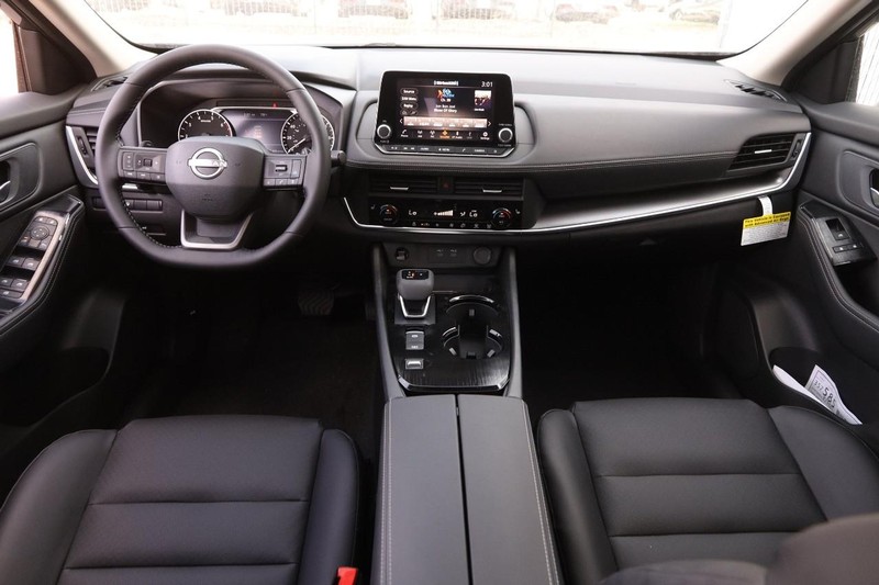 Nissan Rogue Vehicle Image 20