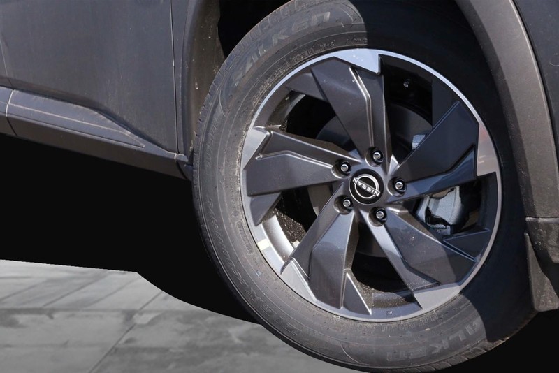 Nissan Rogue Vehicle Image 03