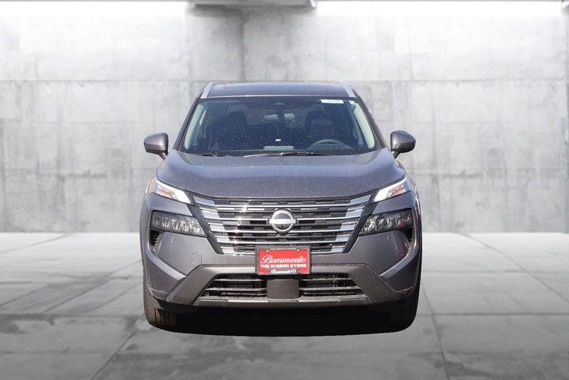 Nissan Rogue Vehicle Image 04