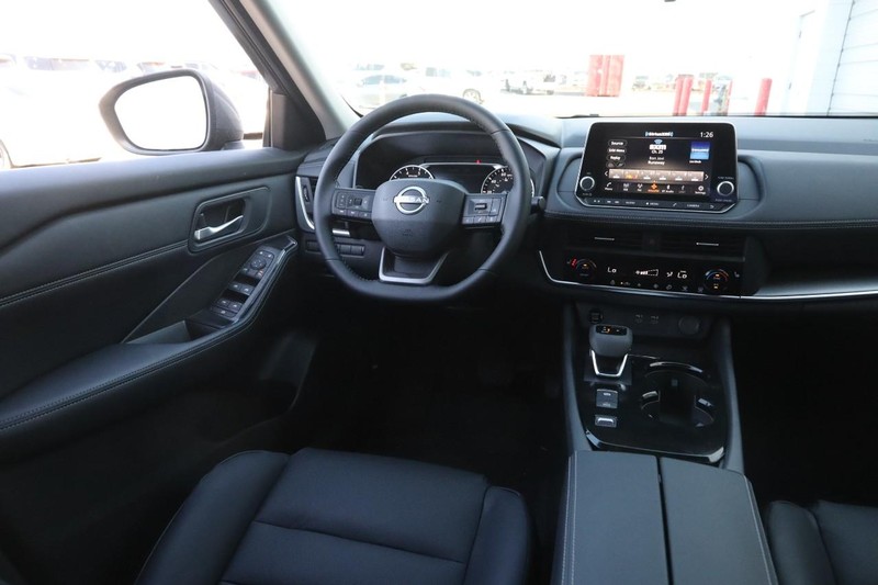 Nissan Rogue Vehicle Image 22