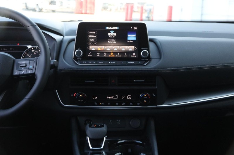 Nissan Rogue Vehicle Image 24
