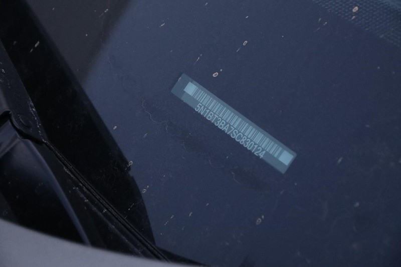 Nissan Rogue Vehicle Image 29