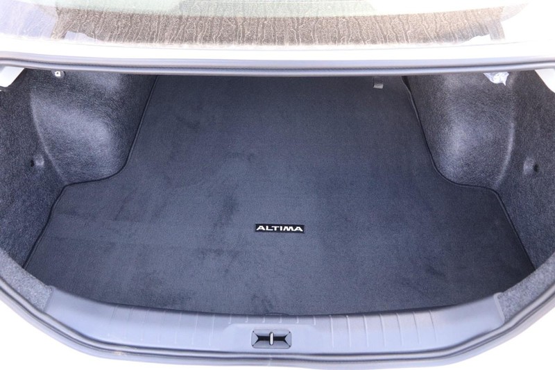 Nissan Altima Vehicle Image 07