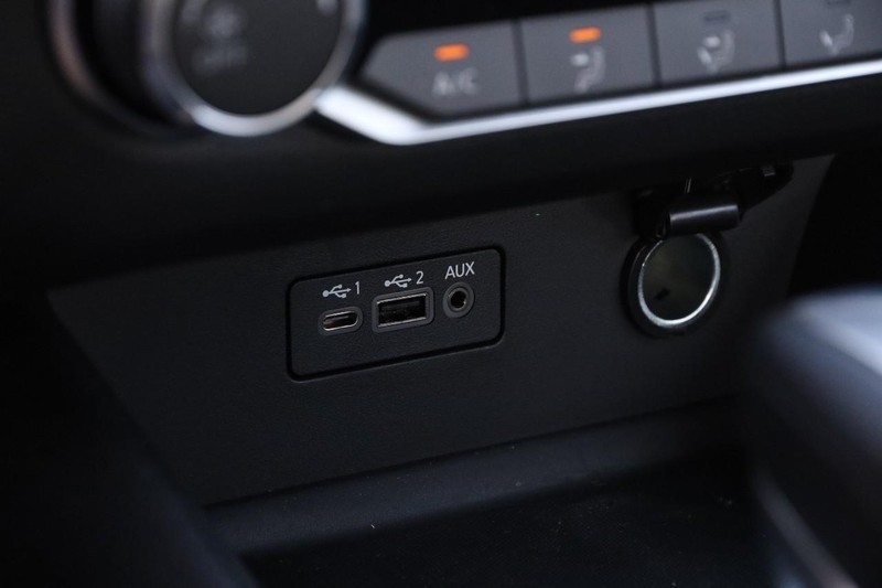 Nissan Altima Vehicle Image 18