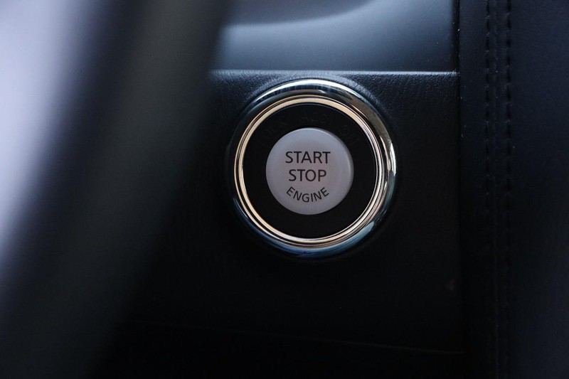 Nissan Armada Vehicle Image 17