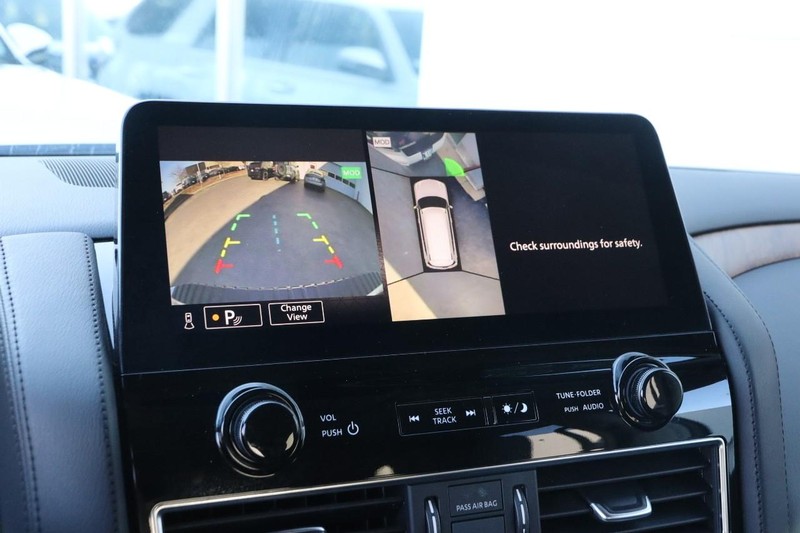 Nissan Armada Vehicle Image 19