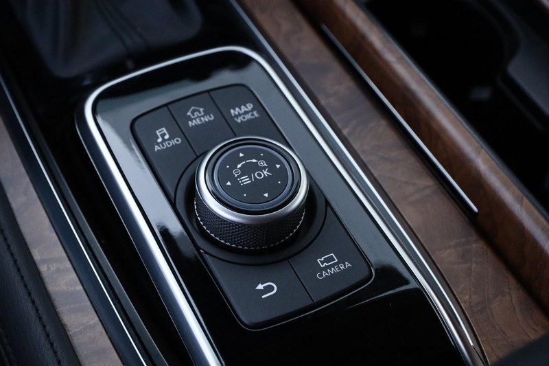 Nissan Armada Vehicle Image 22