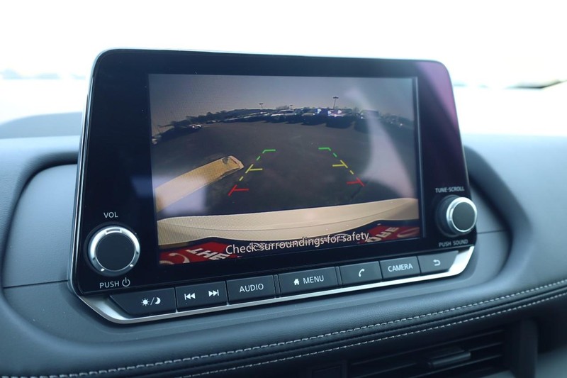 Nissan Rogue Vehicle Image 13