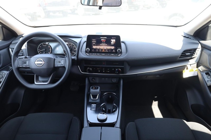 Nissan Rogue Vehicle Image 22